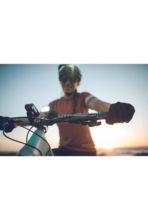 Lampka przednia Lezyne Macro Drive 1300XXL 1300LM