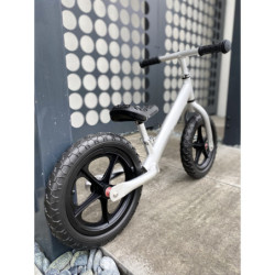 Rowerek biegowy Cruzee 12" srebrny (czarne kółka)