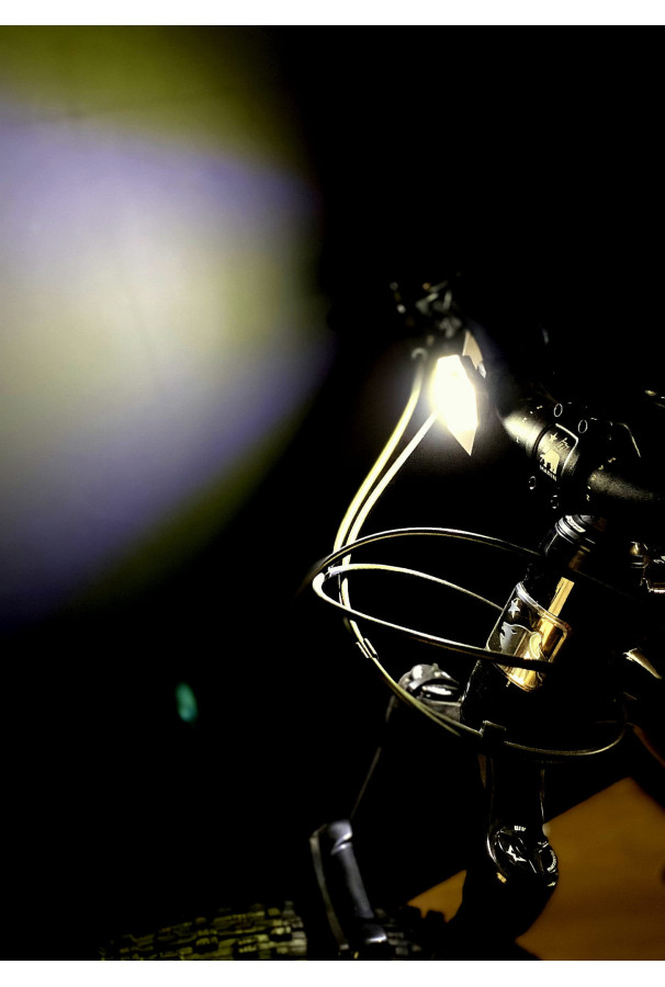 Przednia Lampka XLC LED USB CLE05