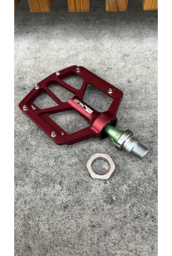Pedały platformowe XLC PD-M14 czarne piny  MTB/ATB