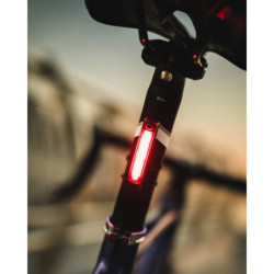 ZESTAW LAMPKA KNOG BLINDER 600LM + PLUS 20LM