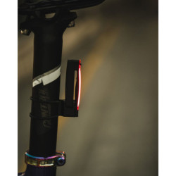ZESTAW LAMPKA KNOG BLINDER 600LM + PLUS 20LM