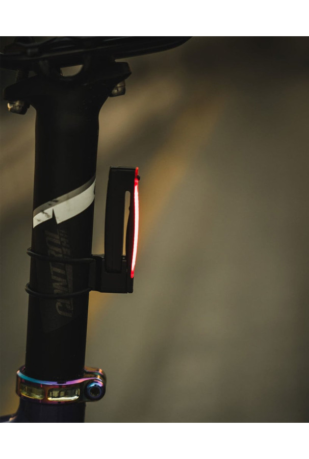 ZESTAW LAMPKA KNOG BLINDER 600LM + PLUS 20LM