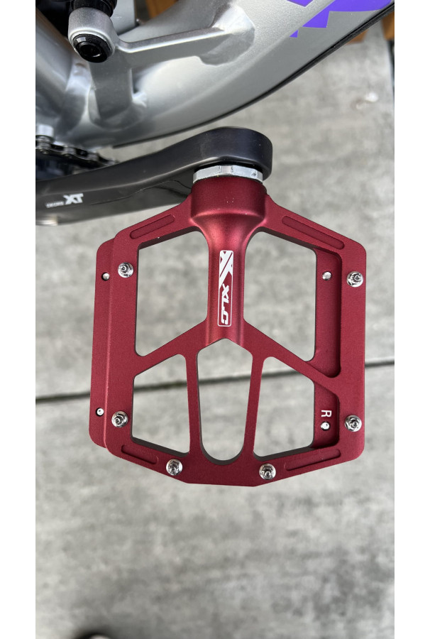 Pedały platformowe XLC PD-M14 czerwone PINY MTB ATB
