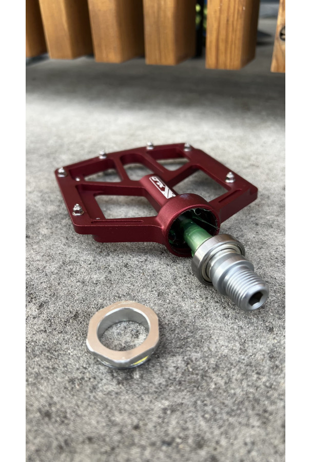 Pedały platformowe XLC PD-M14 zielone PINY MTB ATB