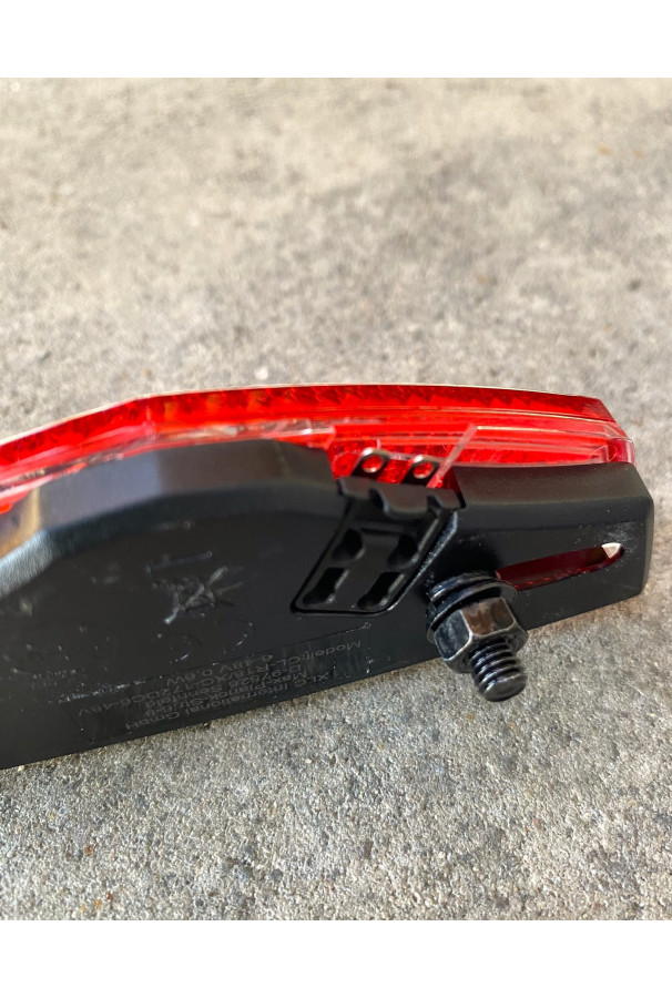 Lampka tylna na bagażnik XLC CL-R18 LED 50/80 mm E-Bike ready, dynamo