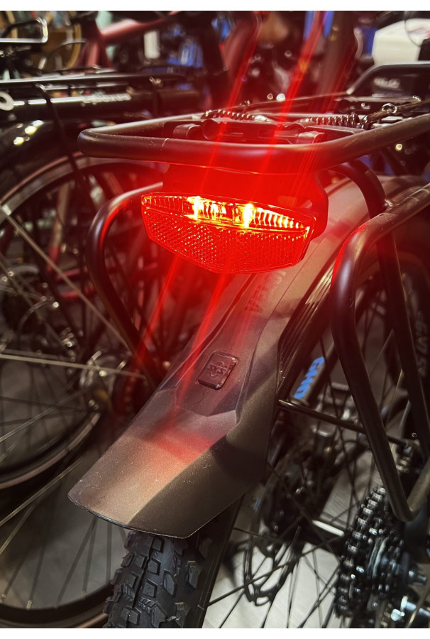 Lampka tylna na bagażnik XLC CL-R18 LED 50/80 mm E-Bike ready, dynamo