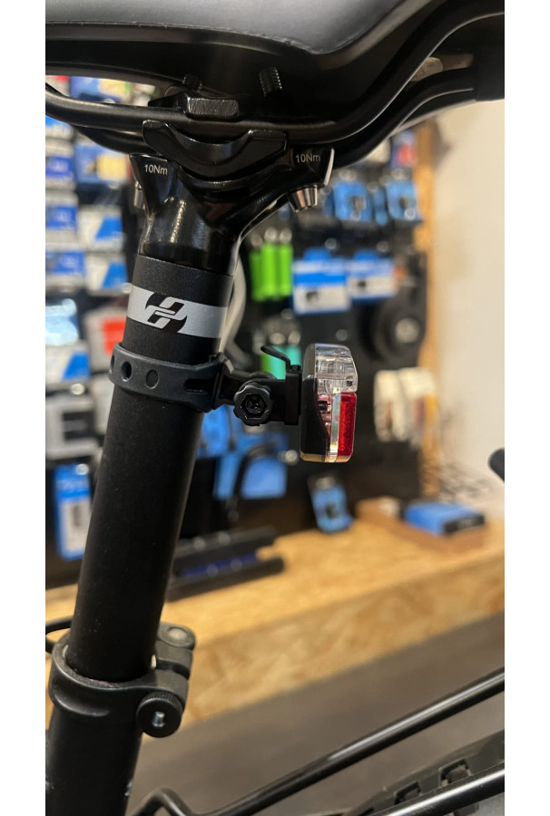 Lampka tylna na bagażnik XLC CL-R18 LED 50/80 mm E-Bike ready, dynamo