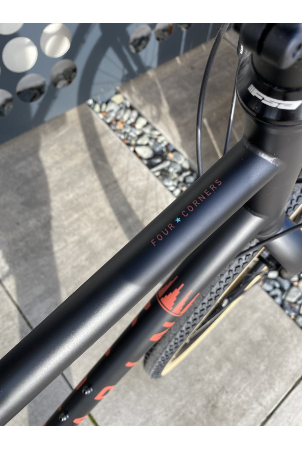 Rower gravel Marin Four Corners Black Red S