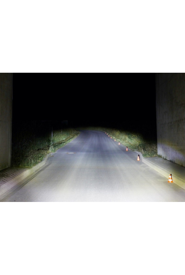 Lampka przednia B&M LUMOTEC IQ-X 100 lux Czarna