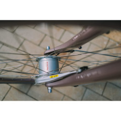 Dynamo w piaście Shimano DH-C6000 2,4W ham. rolkowy 36H