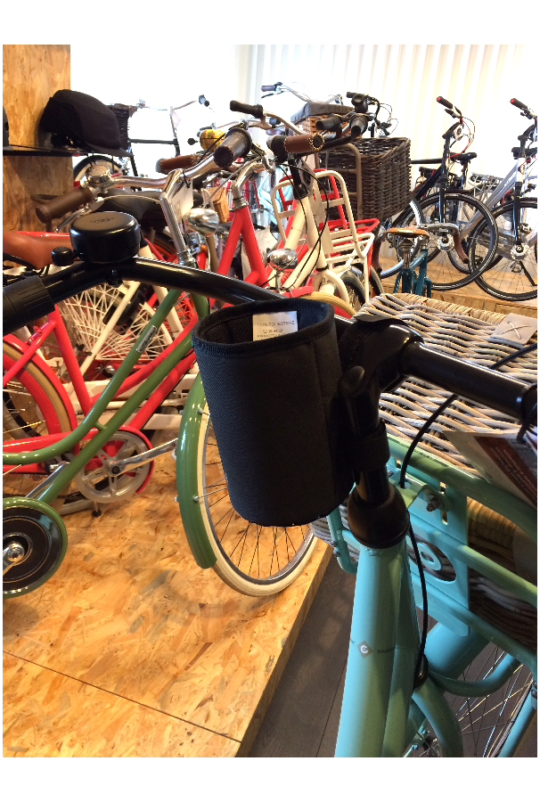 Uchwyt na butelkę mocowany do kierownicy