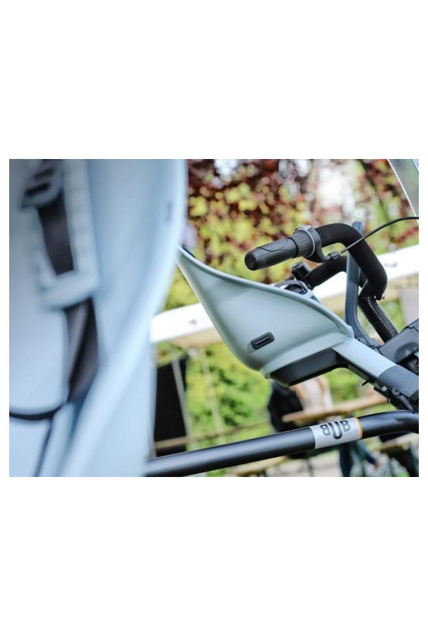 Uchwyt do fotelika przedniego Urban Iki