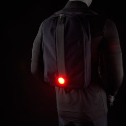 Tylna lampka rowerowa Cateye Wearable X SL-WA100