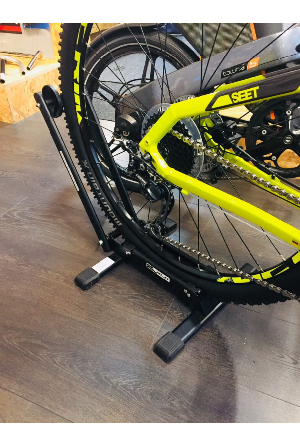 XLC stojak na wystawowy VS-F03 20-29"